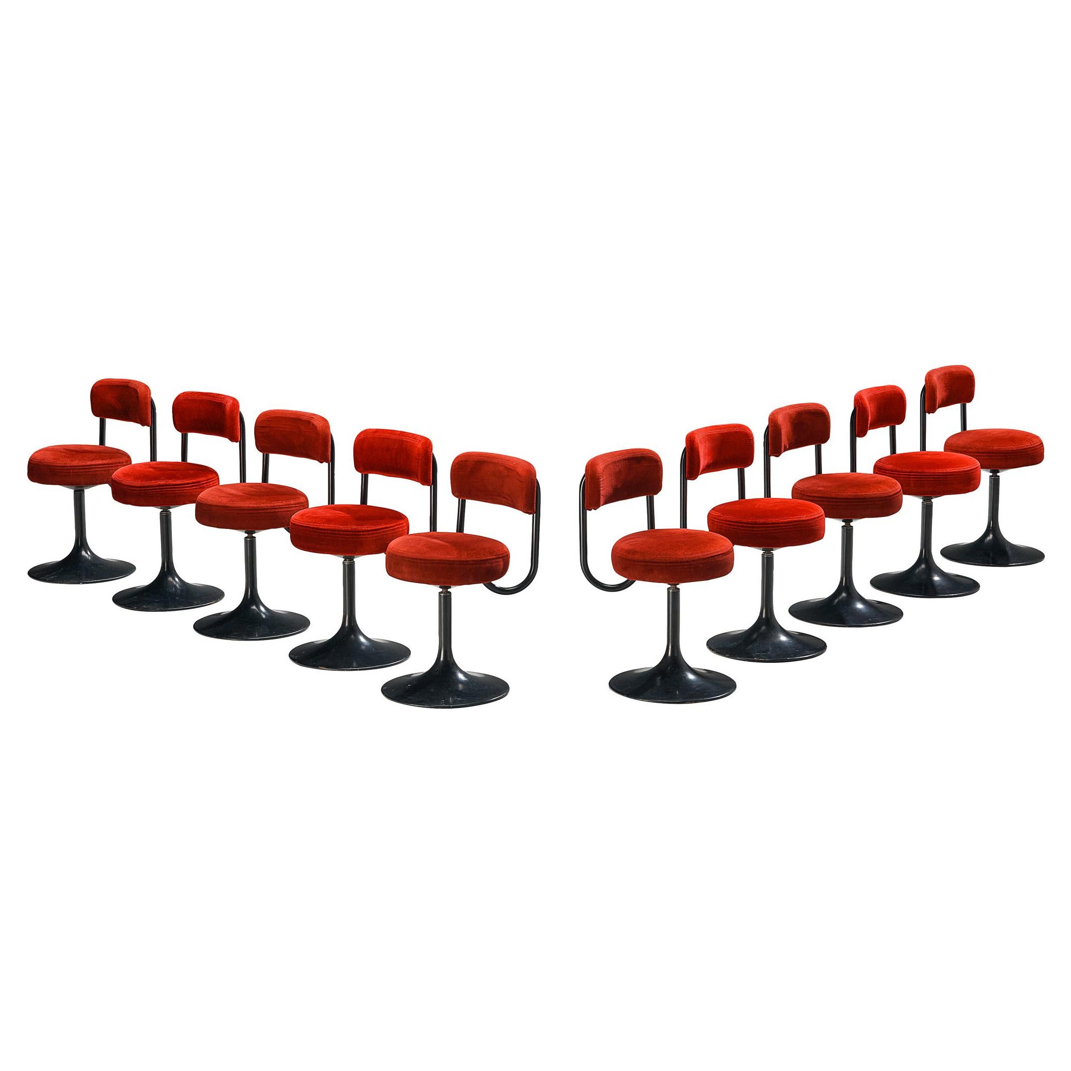 Börje Johanson for Johanson Design Ensemble de chaises pivotantes en velours rouge 
