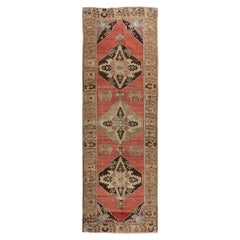 3.5x10 Ft Traditional Hand Knotsted Anatolian Runner Rug for Hallway, Circa 1960 (en anglais)