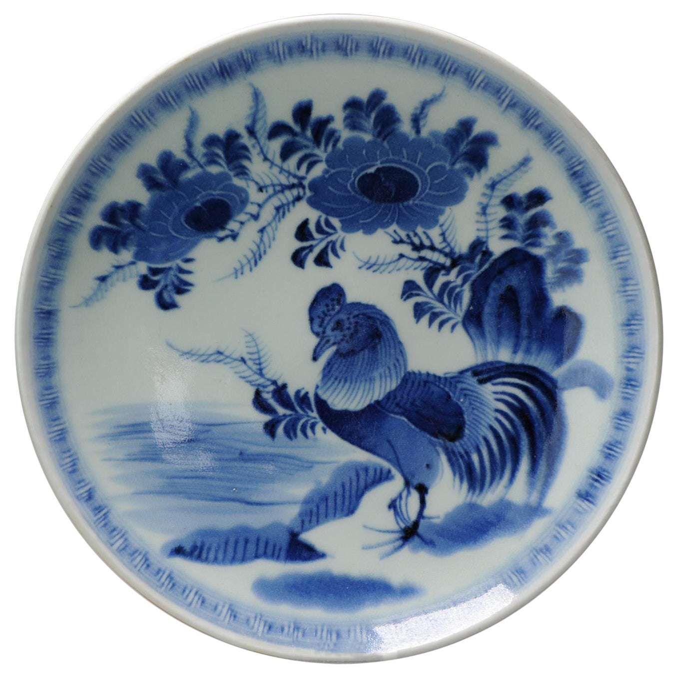 Antiker japanischer Porzellan- Hahnenteller aus dem 18. Jahrhundert, blau-weiße Schale