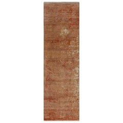 Tapis de course abstrait de Rug & Kilim en rouge avec des tons rouille et terre 