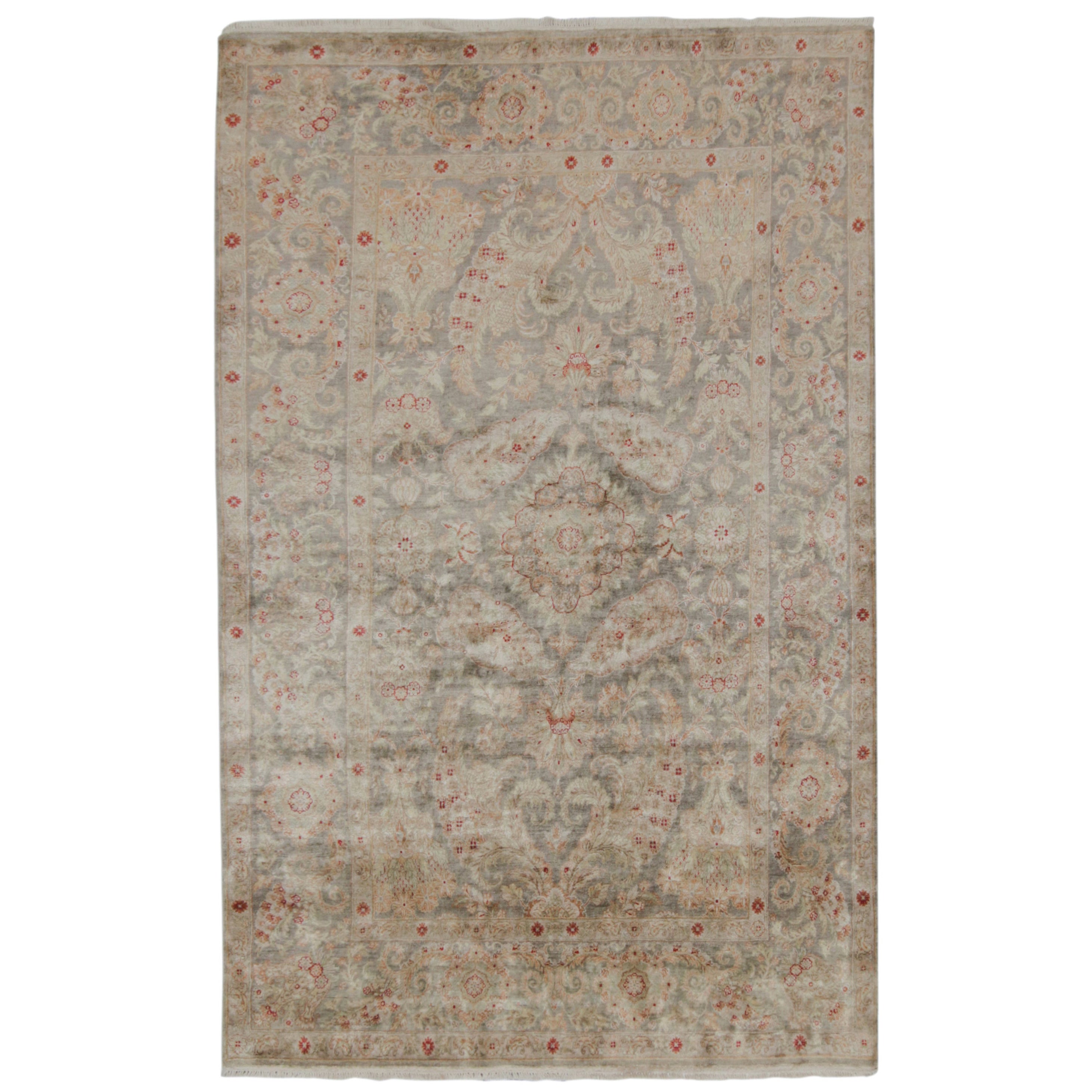 Rug & Kilim's Classic Style Teppich mit grauem, rosa und grünem Blumenmuster im Angebot