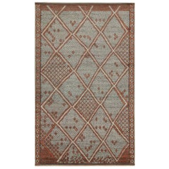 Marokkanischer Teppich von Rug & Kilim in kastanienbraunem Rot und grauem Rautenmuster