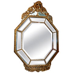 Grand miroir octogonal français en laiton repoussé du 19ème siècle