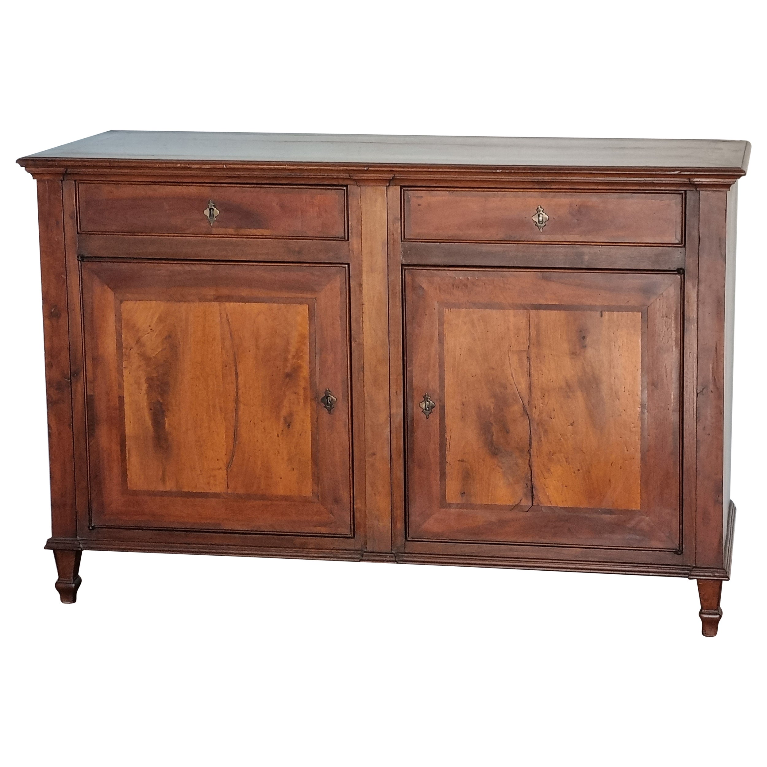 Credenza de nogal del norte de Italia del siglo XVIII, hacia 1790