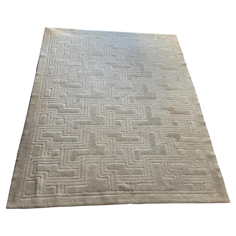Grand tapis en laine non blanchi de la Manufacture de Cogolin 1970 sur  1stDibs