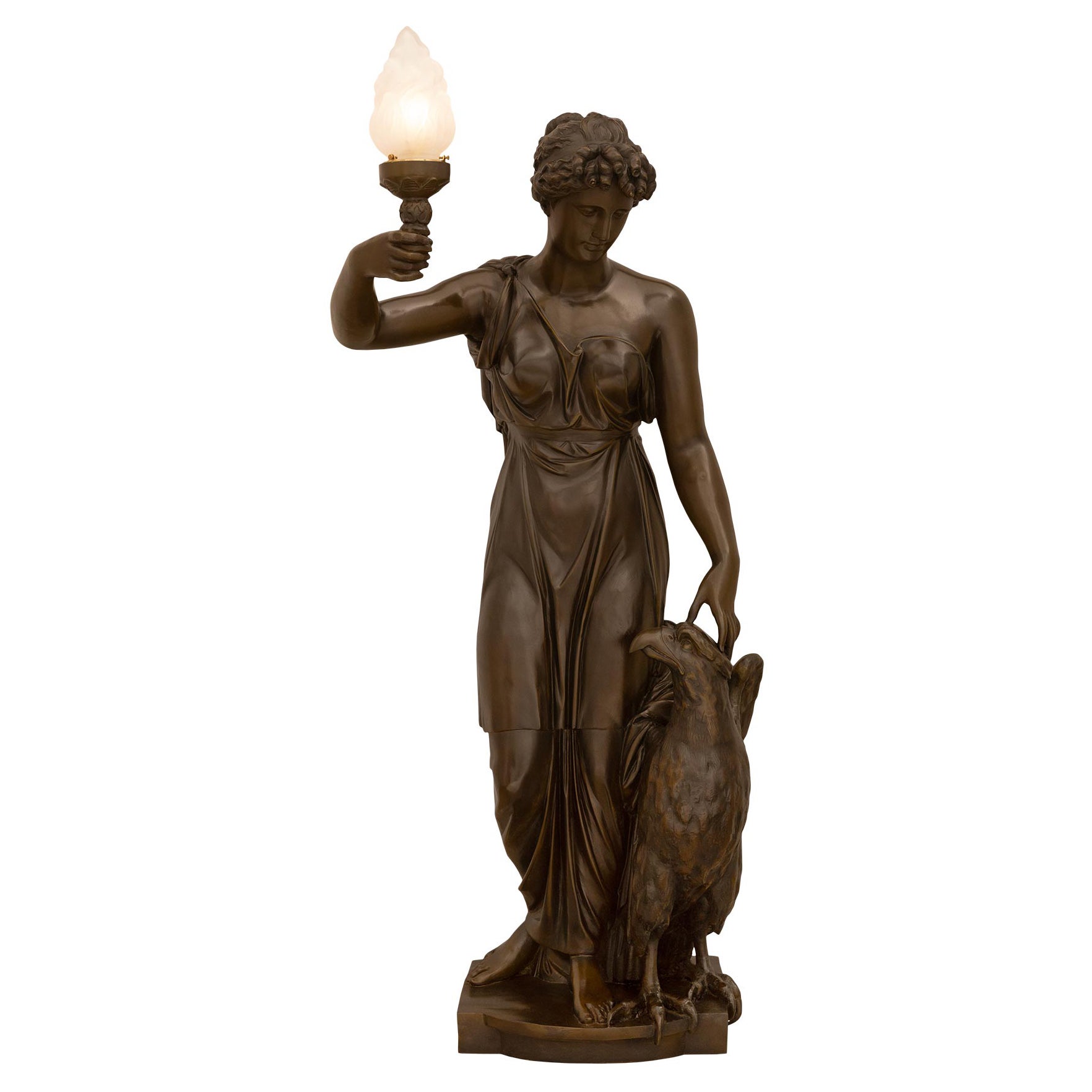 Französische patinierte Bronzestatue/Lampenstatue aus Hebe aus der Jahrhundertwende