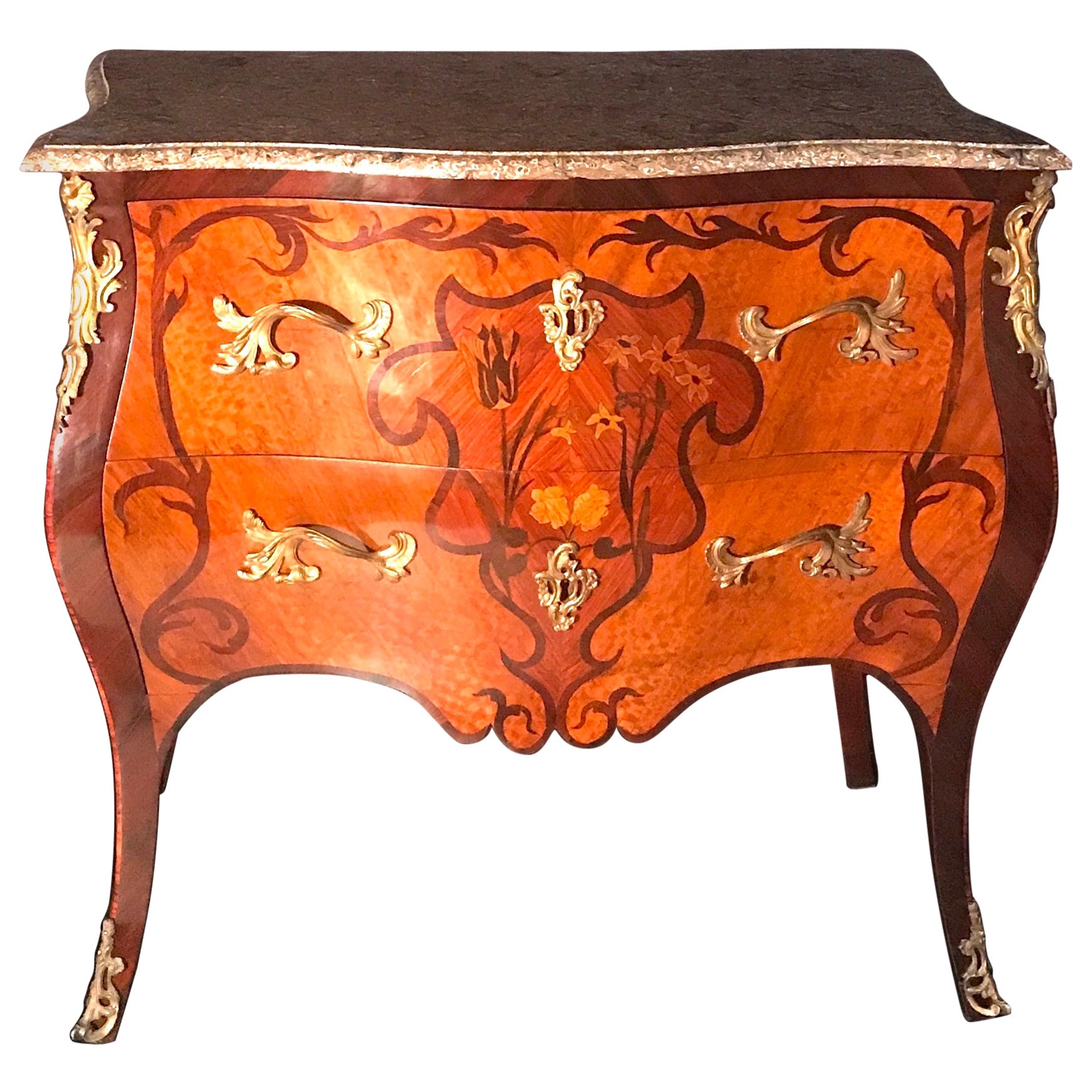 Elegant French 18th Century Commode Louis XV Period For Sale