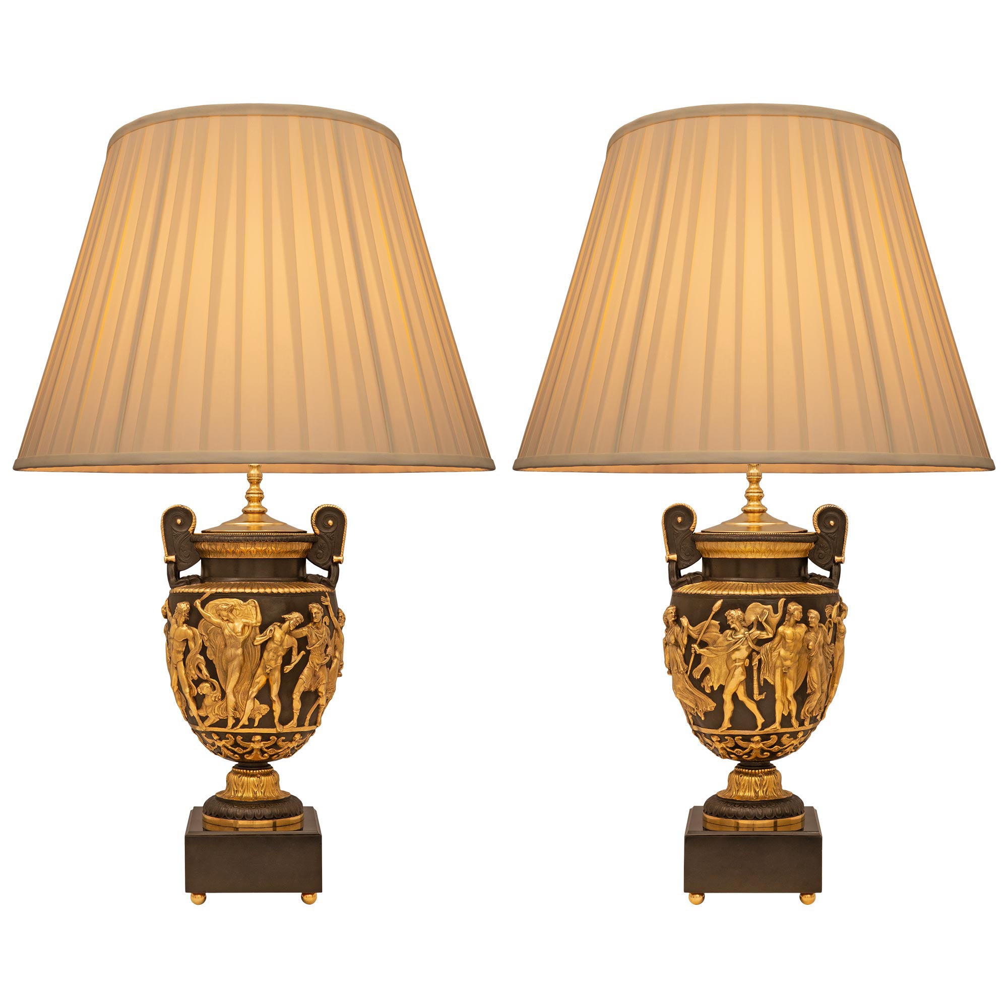 Paire de lampes françaises d'époque Grand Tour du 19ème siècle en bronze, bronze doré et marbre
