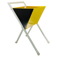 Carlo Hauner brasilian tricolor side table wood lacquered and iron circa 1960.