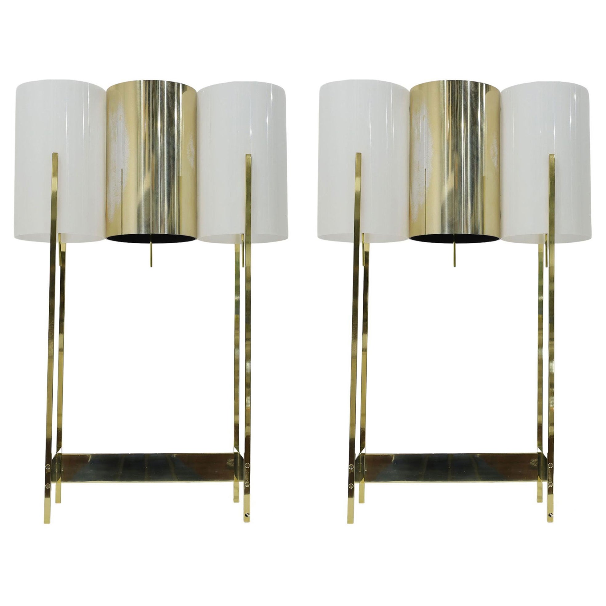 Grandes lampes de bureau en laiton et lucite Paul Mayen pour Habitat, années 1960 en vente