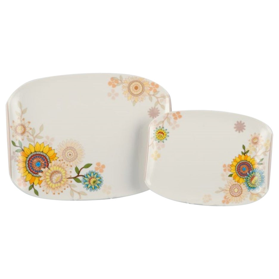 Villeroy & Boch, Allemagne, deux grands plats en porcelaine "Helianthos".