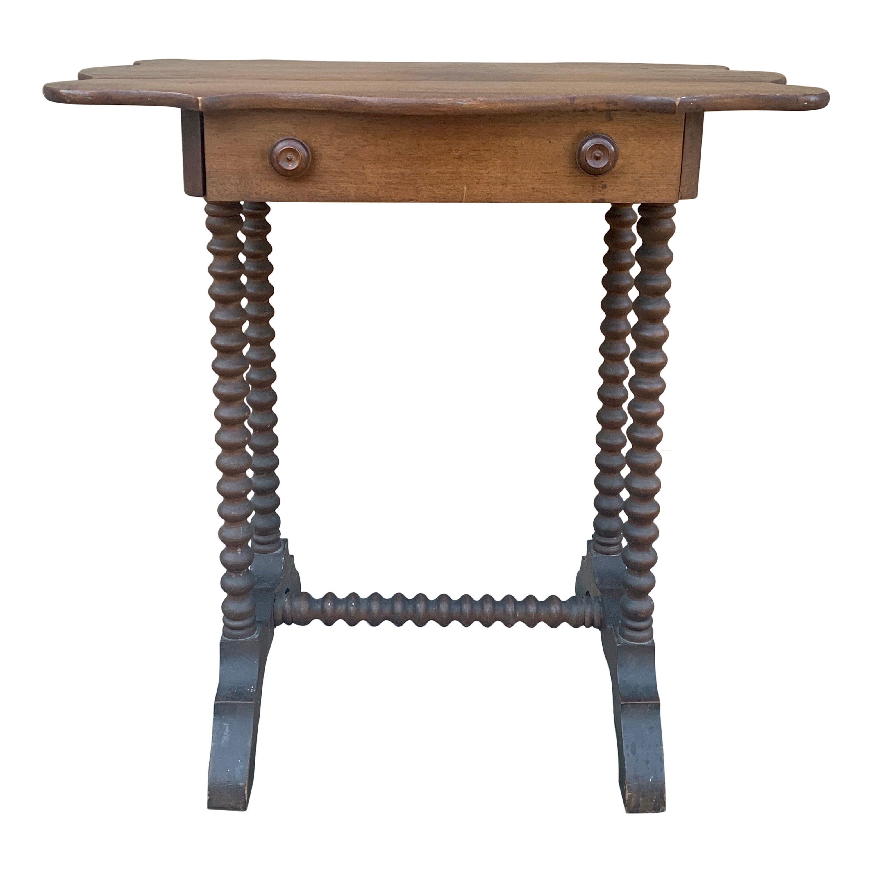 Ancienne table d'appoint en Oak Oak avec pieds tournés aux fuseaux, fin du 19e siècle