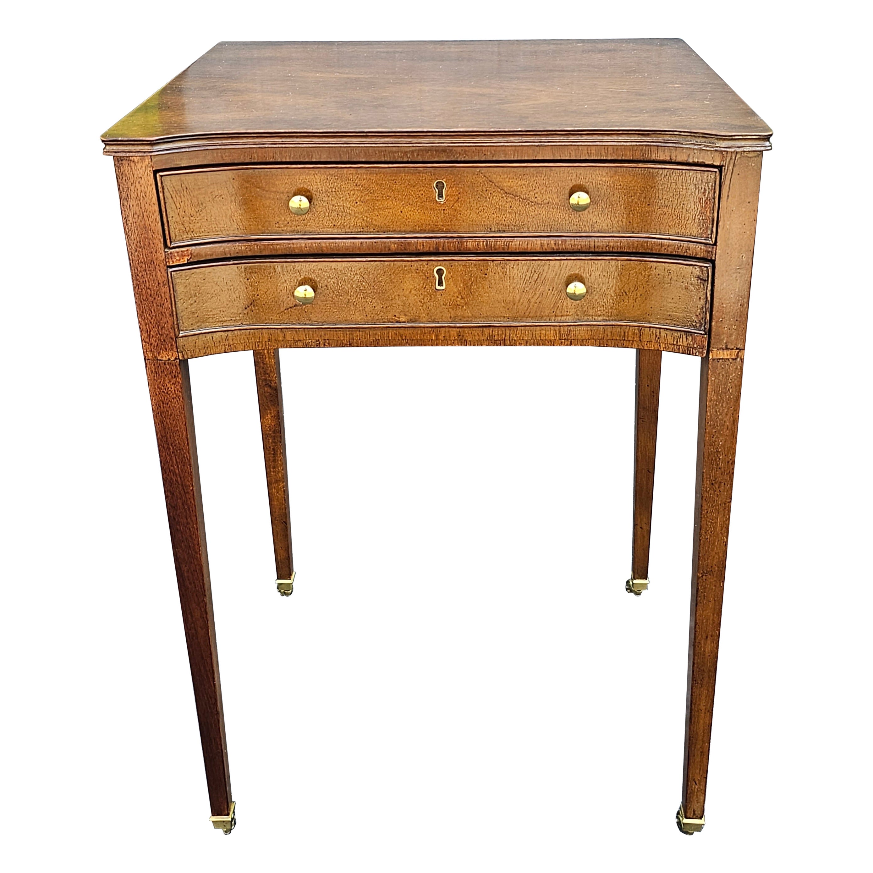 Table d'appoint à deux tiroirs de la collection historique Charleston sur roues de Baker Furniture