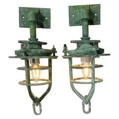 Pair Of Bronze Nautical Marine Wandleuchter, oder Convoy Lights