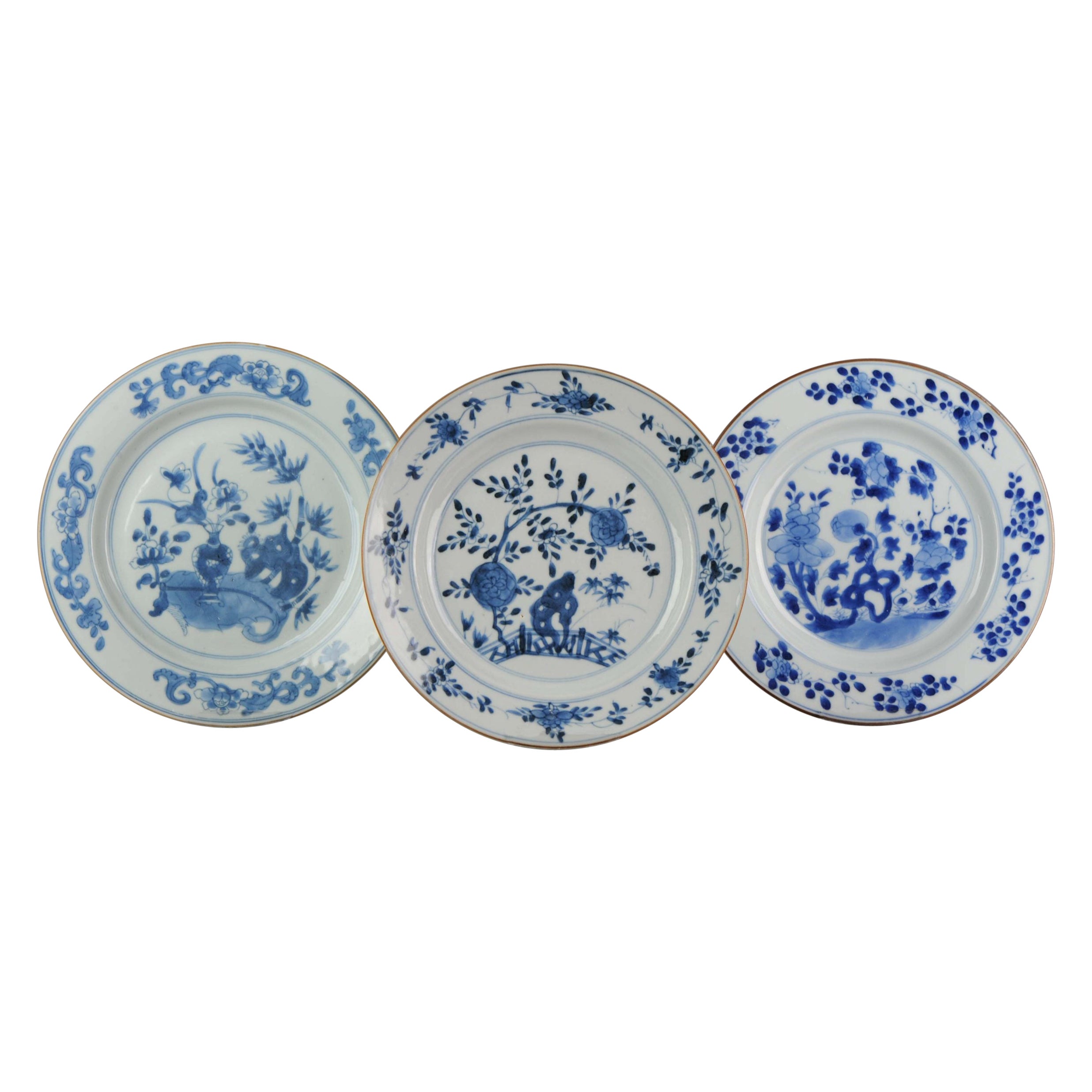 Set of 3 Antique Set Chinese Kangxi Yongzheng Plate Flowers Porcelain, 1730 For Sale