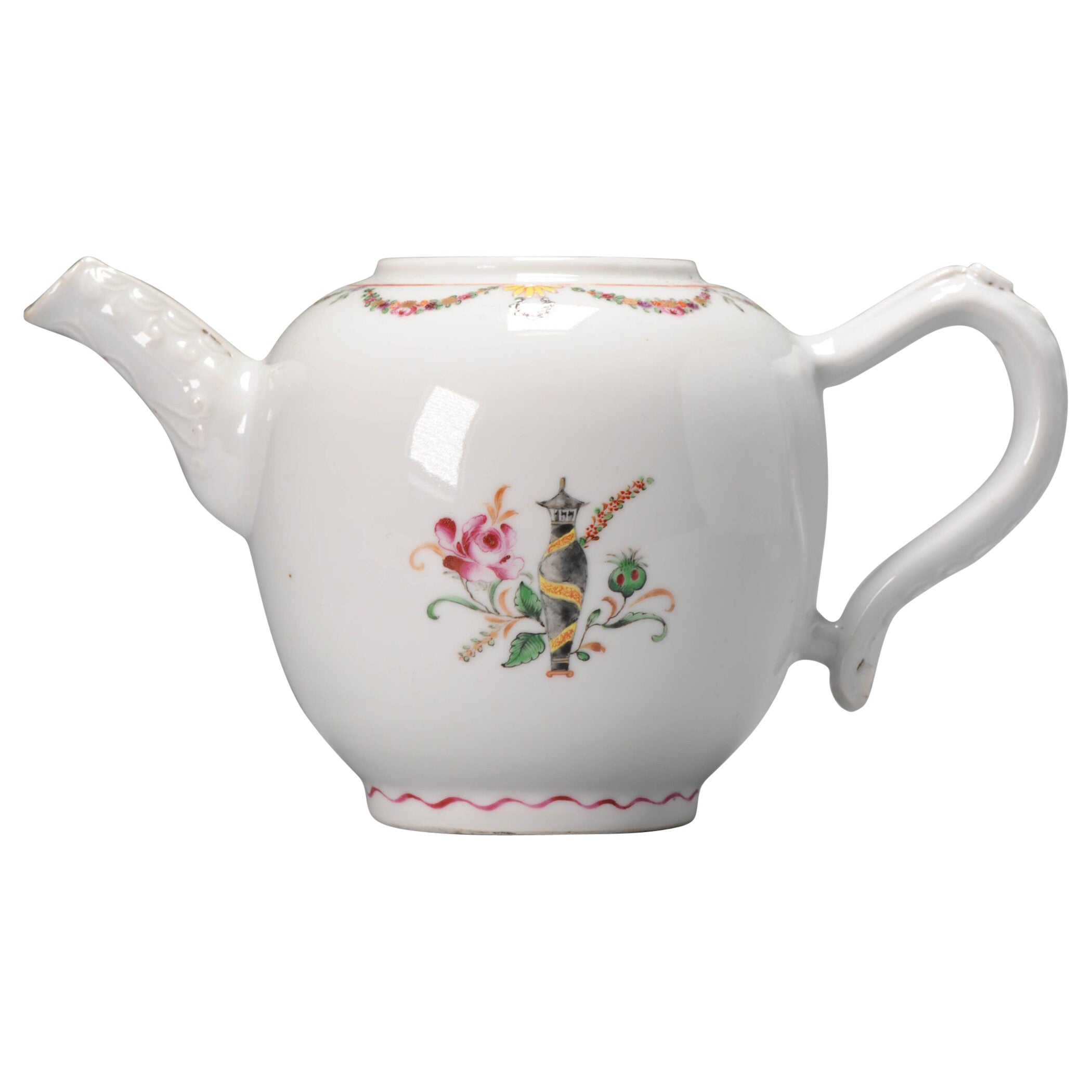Armorial Chinese Porcelain Large Teapot Chine de Commande Qianlong, 18th Cen For Sale