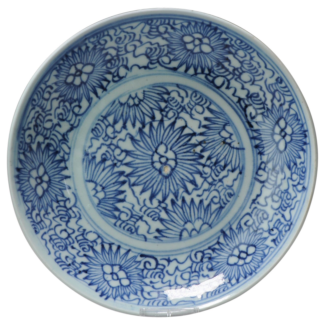 Aster Pattern Chinese Porcelain kitchen Ching Qing Plate South East Asia, 19th C For Sale