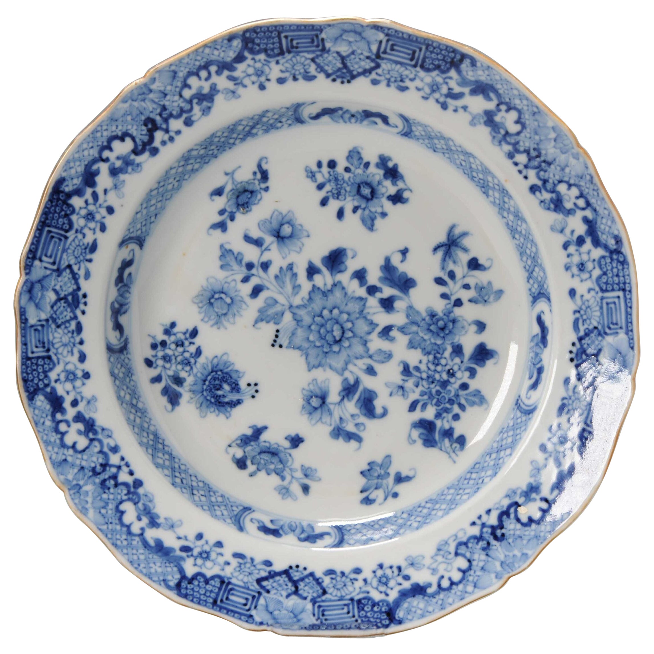 Perfect Antique High Quality Chinese Blue & White Garden Floral Dish, 18th Cen For Sale