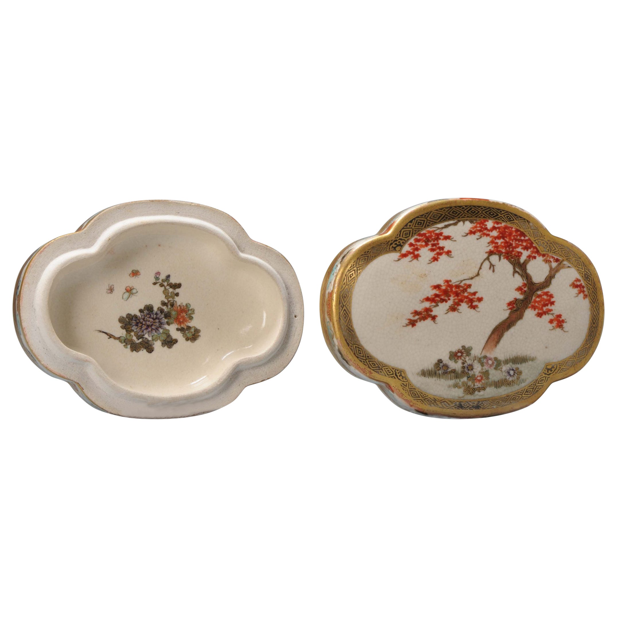 Antiguo Periodo Meiji Caja Satsuma Japonesa Decoración Floral Marcada