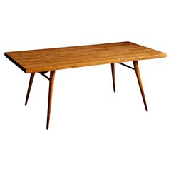 Large Paul McCobb Planner Group solid maple dining table, 1950s US