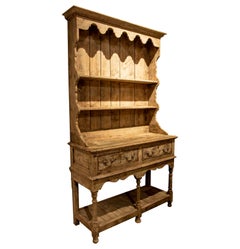 Coffre en bois anglais du 19ème siècle, tiroirs, étagères avec jupe décorative sur le dessus