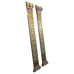 Paire de pilastres corinthiens espagnols du 16ème siècle polychromés et dorés avec or