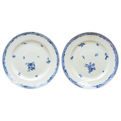 Paire d'assiettes Qianlong Voc Export Chine de Commande Qing sans lignes de cheveux, 18e siècle