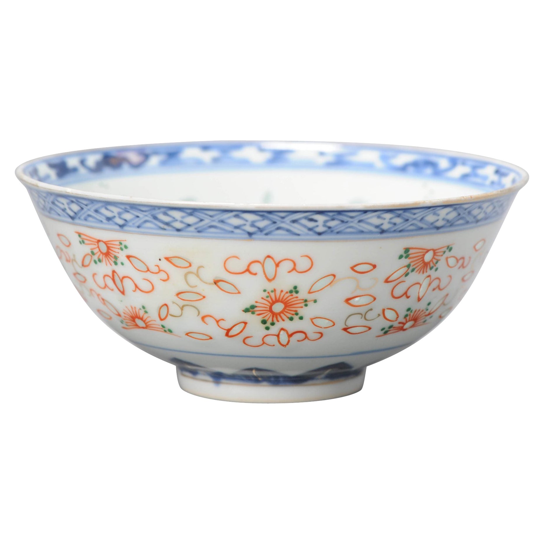 Antique Chinese Republic Period Rice Grain Bowl with Flowers, China 20th Century For Sale