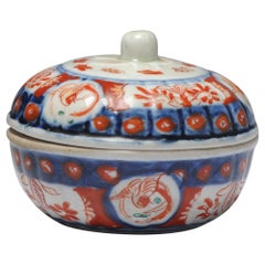 Antique Great Japanese Imari Box Peony Flowers Butterfly Flowers, 19th Century
