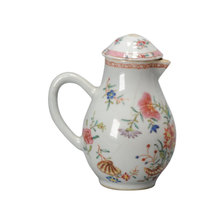 Chinese Porcelain Creamer for Tea Serving Chine de Commande, 18th Century For Sale