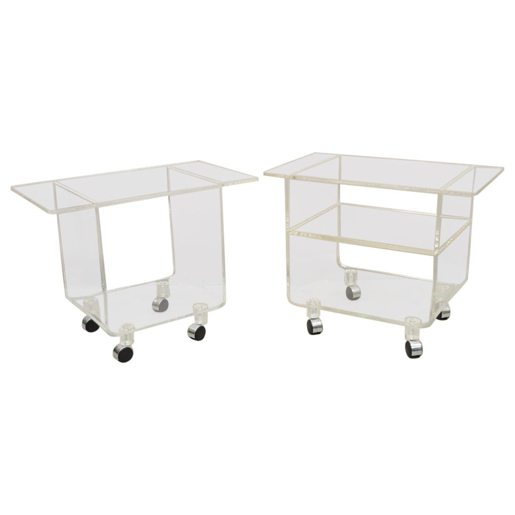 Vintage Clear Lucite Acrylic Mid Century Modern Rolling Side Tables - a Pair For Sale