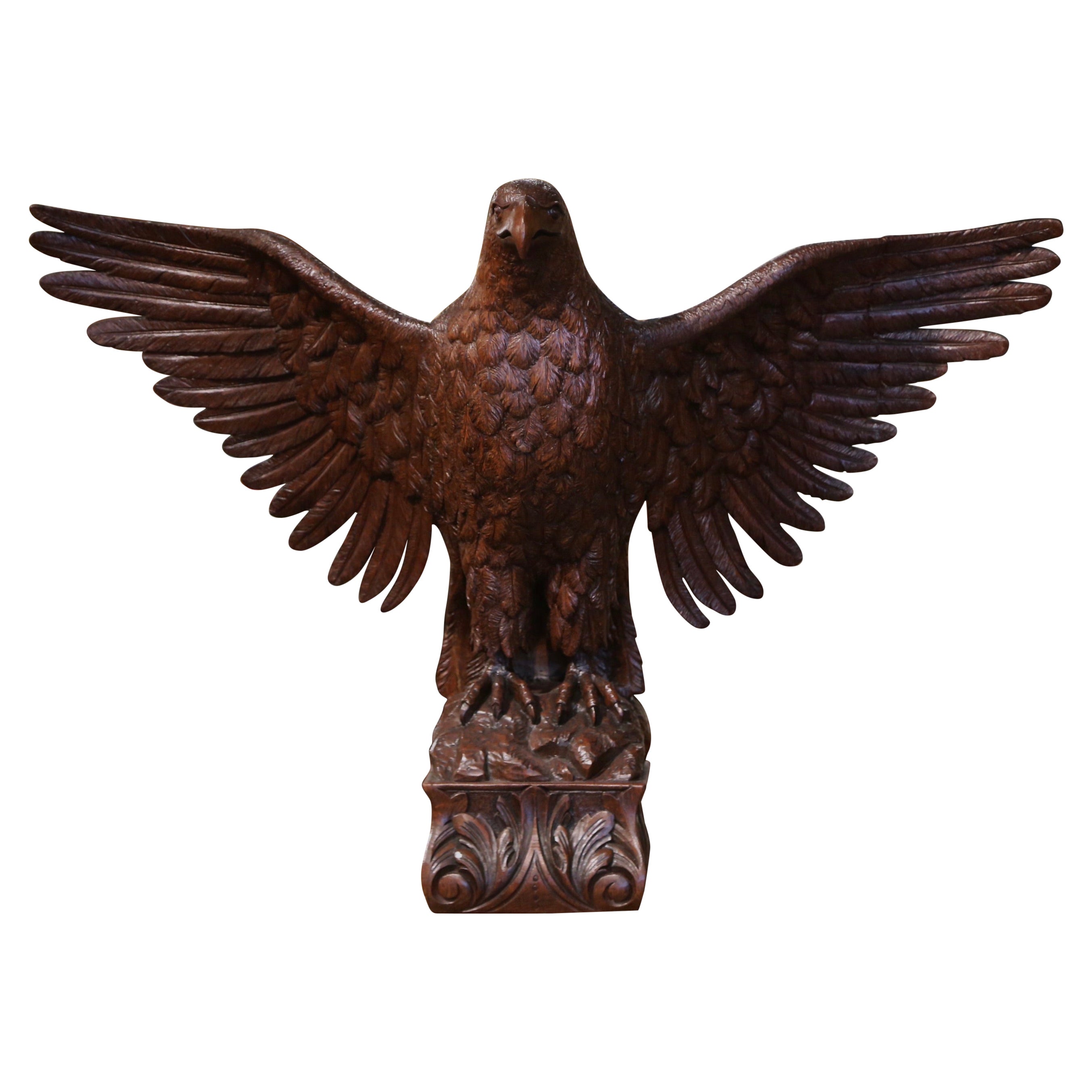 Aigle impérial en chêne sculpté français du début du 19e siècle