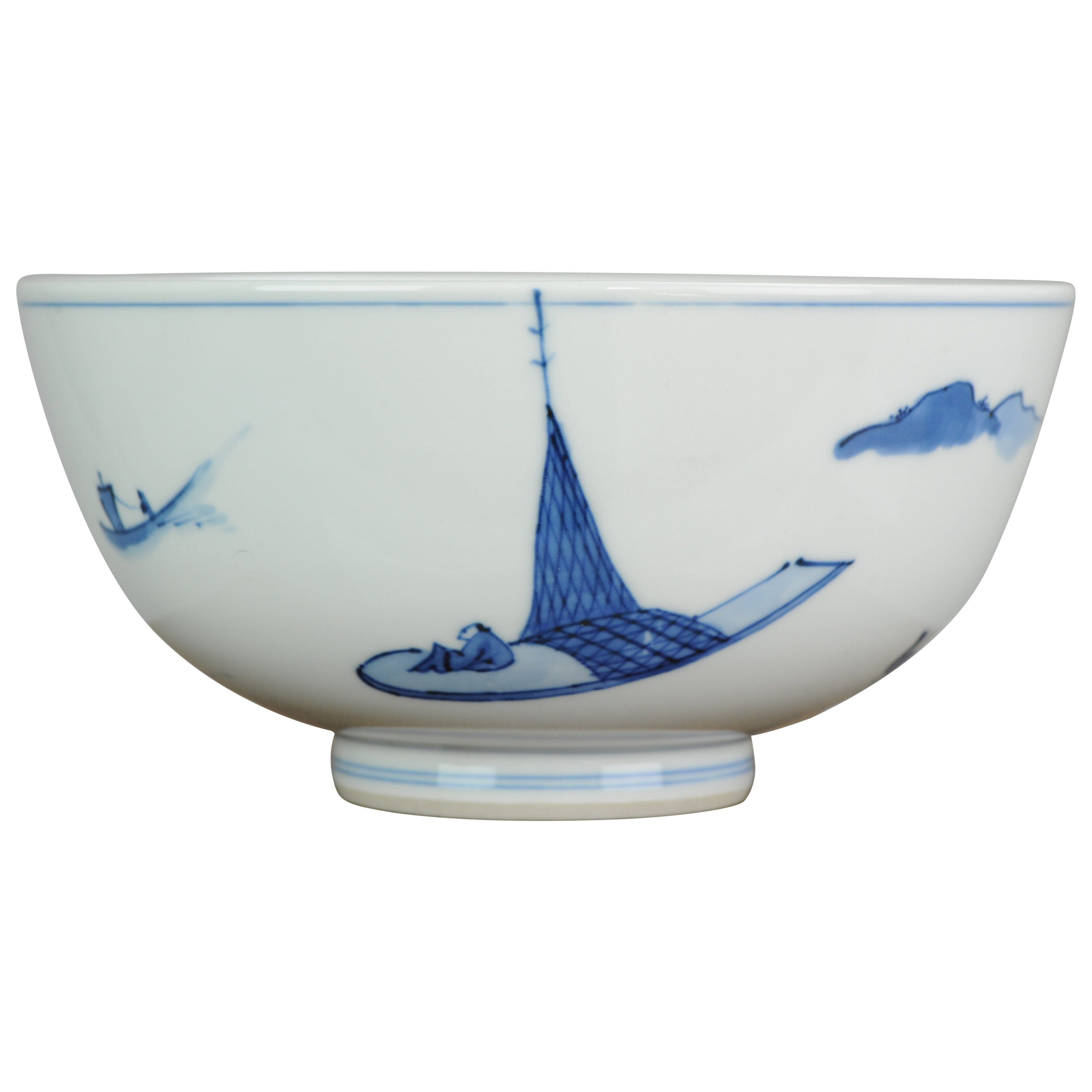 Great Japanese Bowl with Sea Landscape & Boats Arita Japan + Box, 20th Century