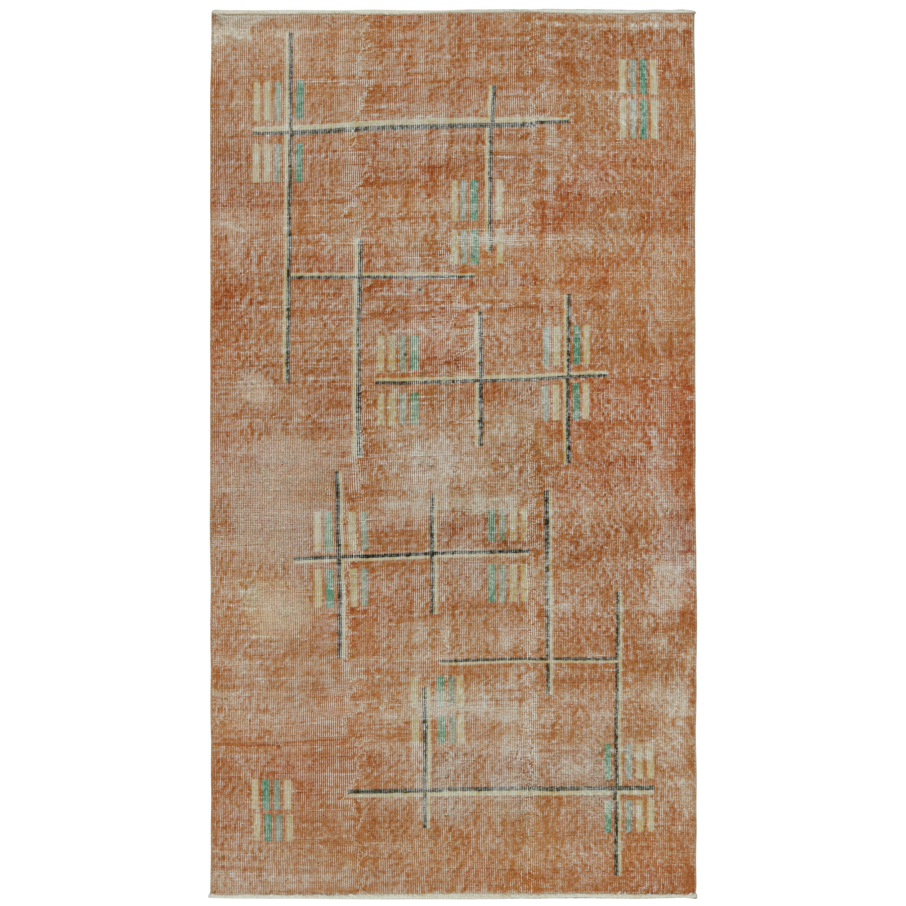 Vintage Zeki Müren Teppich in Rost mit polychromen Mustern, von Rug & Kilim im Angebot