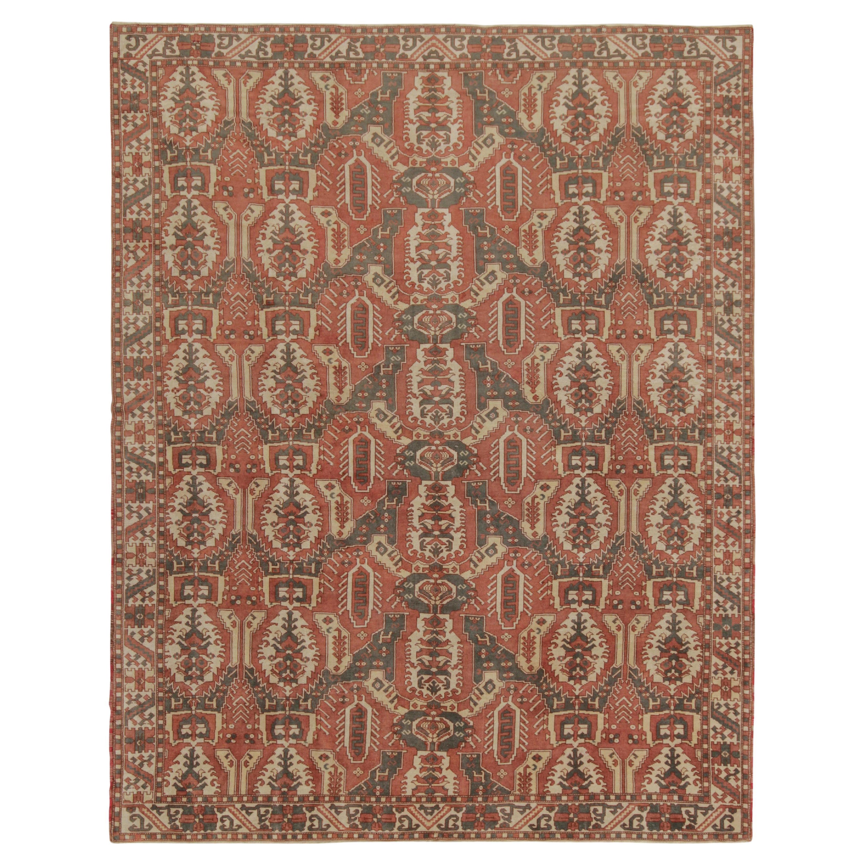 Rug & Kilim's Classic Tribal Style Teppich in Ziegelrot mit geometrischen Mustern im Angebot