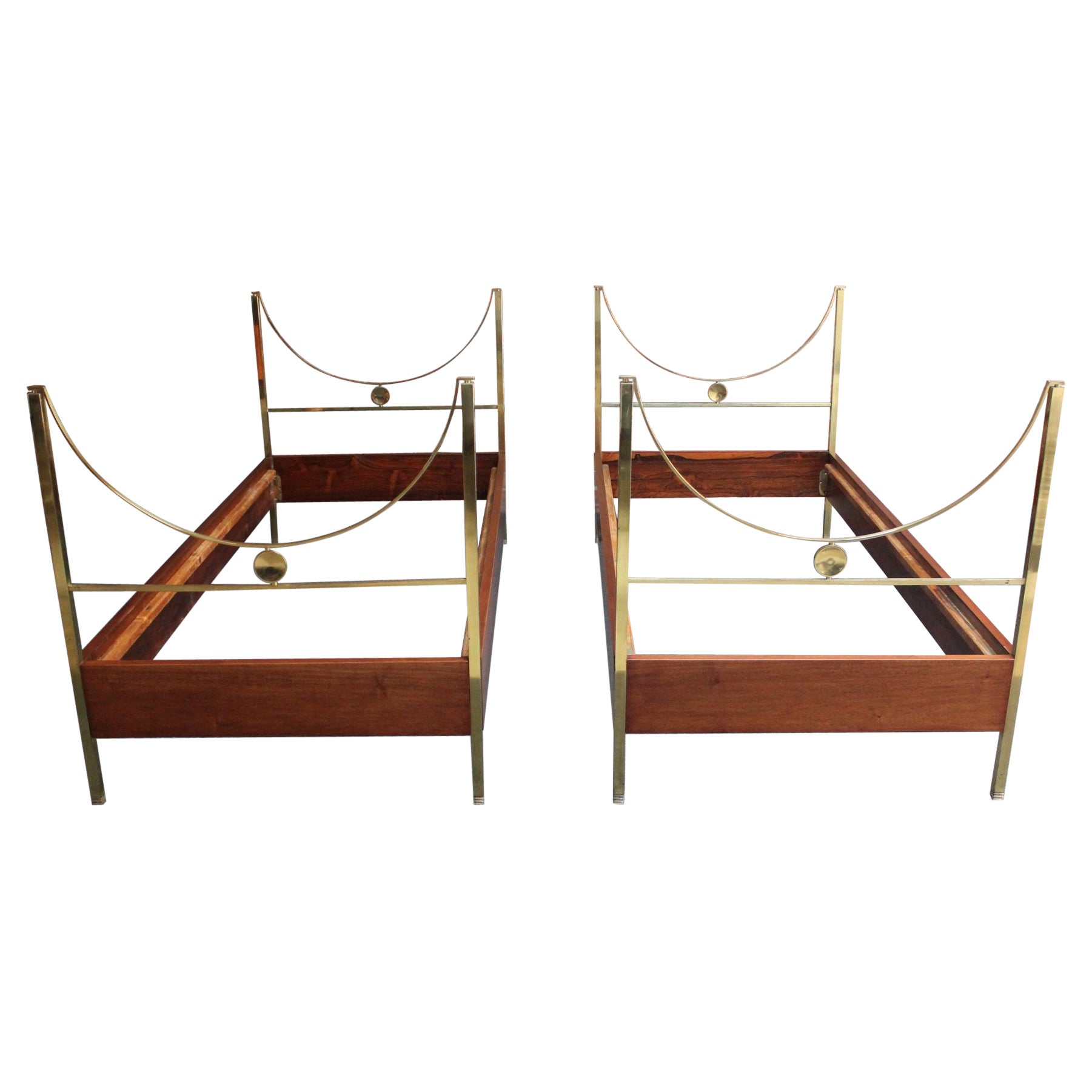 Pair of Vintage Italian Mahogany and Brass Beds by Carlo de Carli for Sormani For Sale