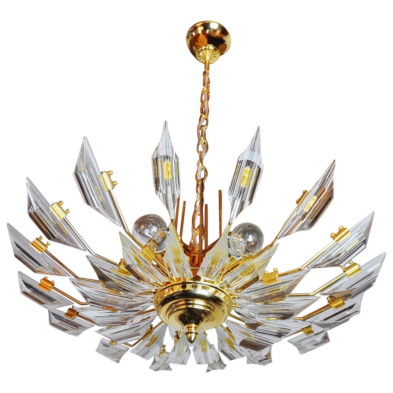 "Sun" chandelier by Oscar Torlasco for Stilkronen triedri cut glass, Italy, 1970 For Sale