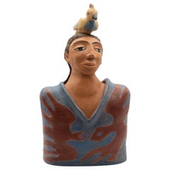 Sculpture mexicaine en terre cuite Homme avec oiseau sur la tête Malle en céramique Homme Art populaire
