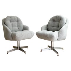 Pair of Retro Swivel Lounge Chairs in Light Grey Shearling