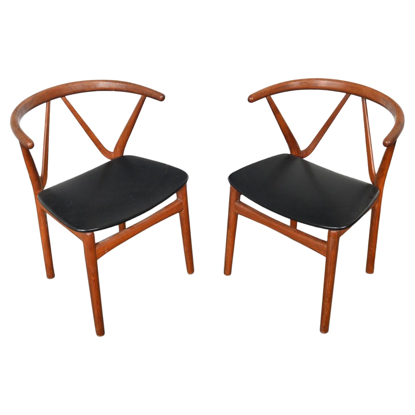 Pair of Model 225 Armchairs in Teak by Henning Kjaernulf For Sale
