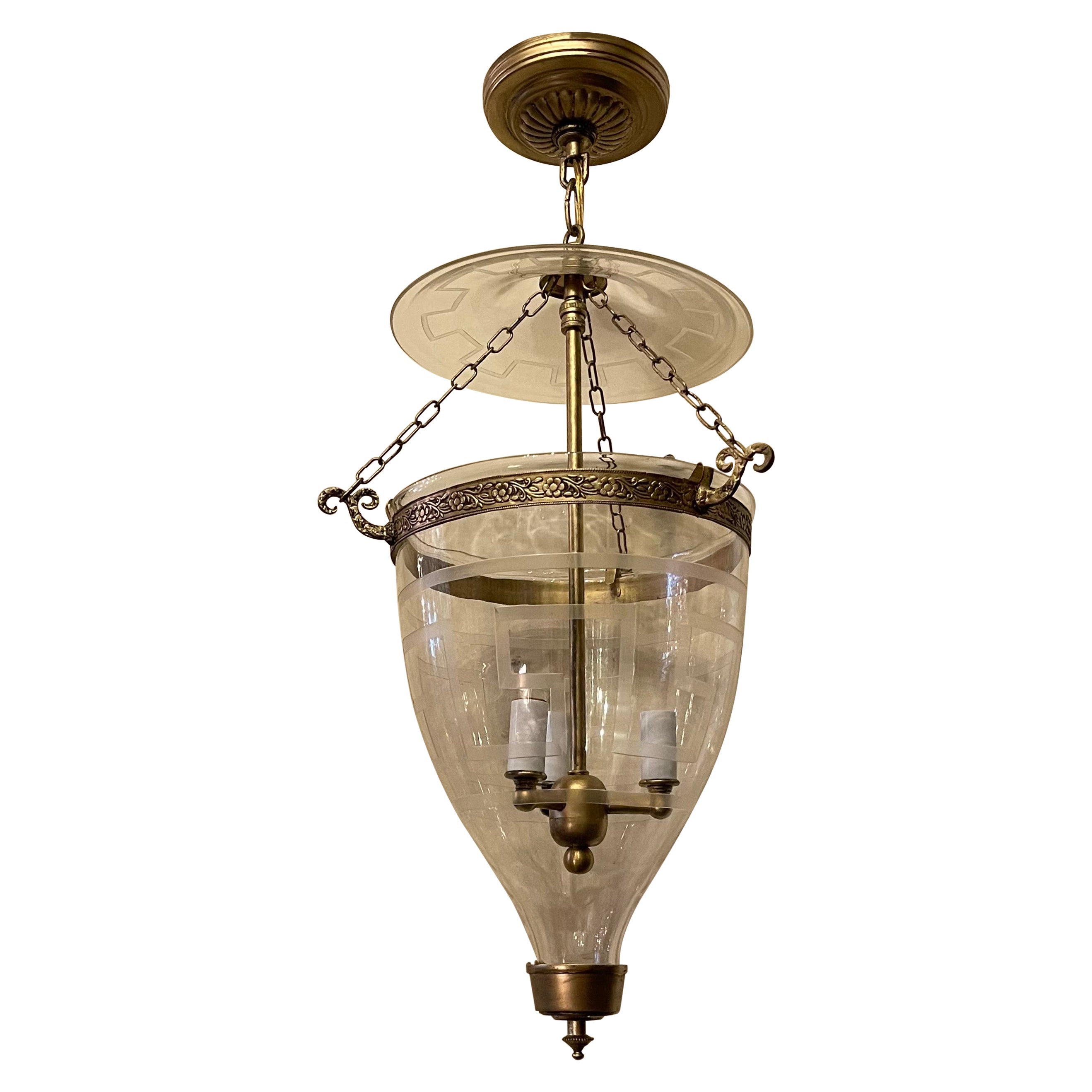 Wunderschöner dreiflammiger Vaughan-Glockenglas- und Messinglaterne im Regency-Stil mit griechischen Schlüssel 