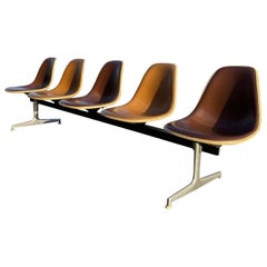 1983 Charles & Ray Eames für Herman Miller Tandem-Stühle aus der Mitte des Jahrhunderts 