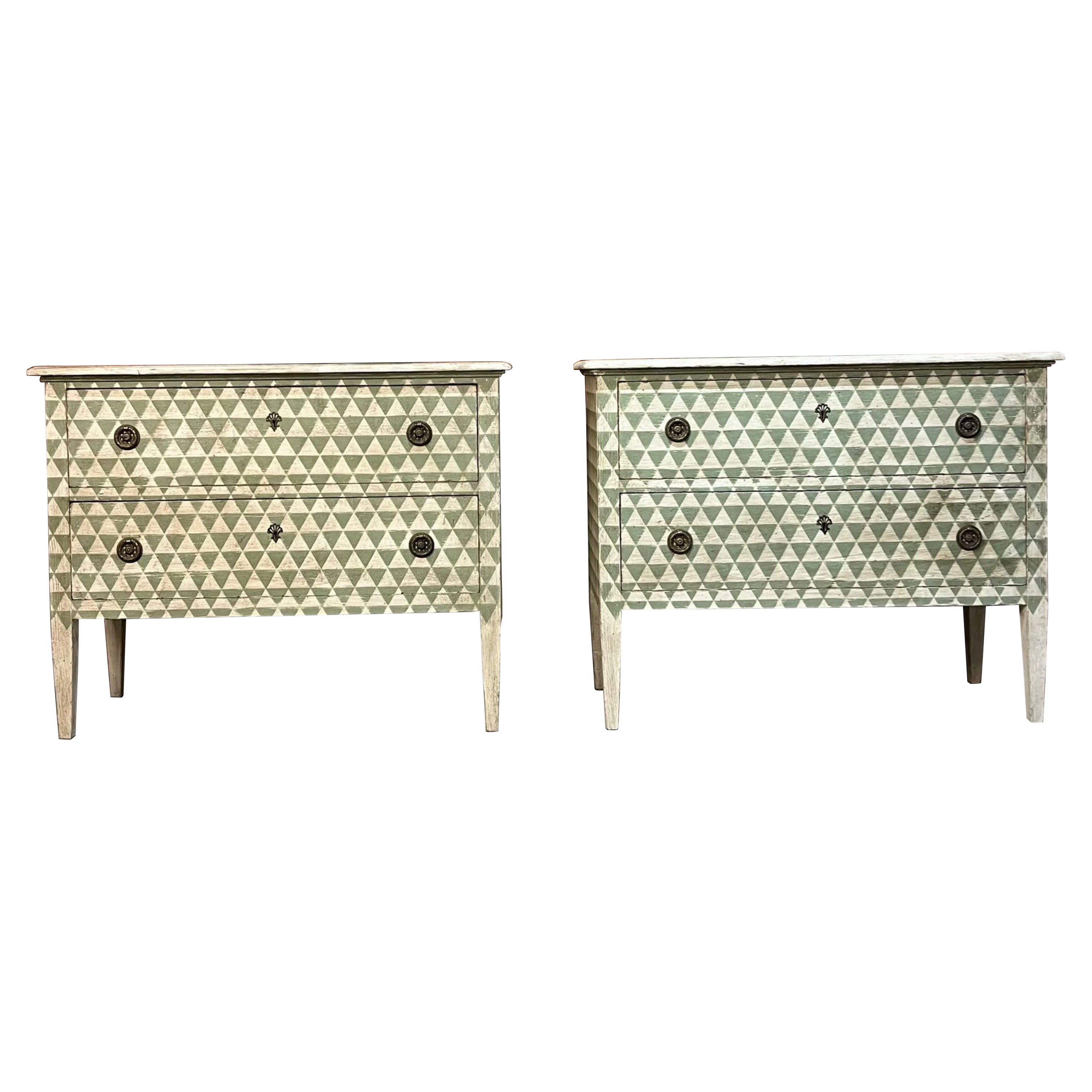 Magnifique paire de commodes italiennes début 20ème siècle Bois de pin