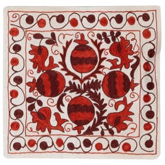 16"x17" Rotes Überwurfkissen, Suzani-Spitze-Kissen, Seidenkissen mit Handstickerei und Kissenbezug