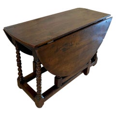 Ancienne table à abattant en Oak du 17ème siècle 