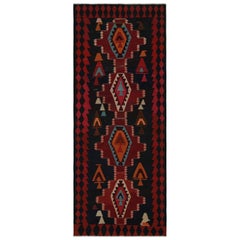 Persischer Vintage-Kelim im Vintage-Stil mit roten Medaillons auf einem blauen Feld, von Rug & Kilim