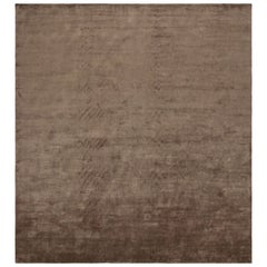 Rug & Kilim's Custom Modernity rug in Solid Brown (tapis moderne sur mesure en brun uni)