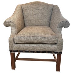 Chippendale-Stuhl aus Wolle mit Chevron-Stoff und Lederbandbesatz und Nagelköpfen