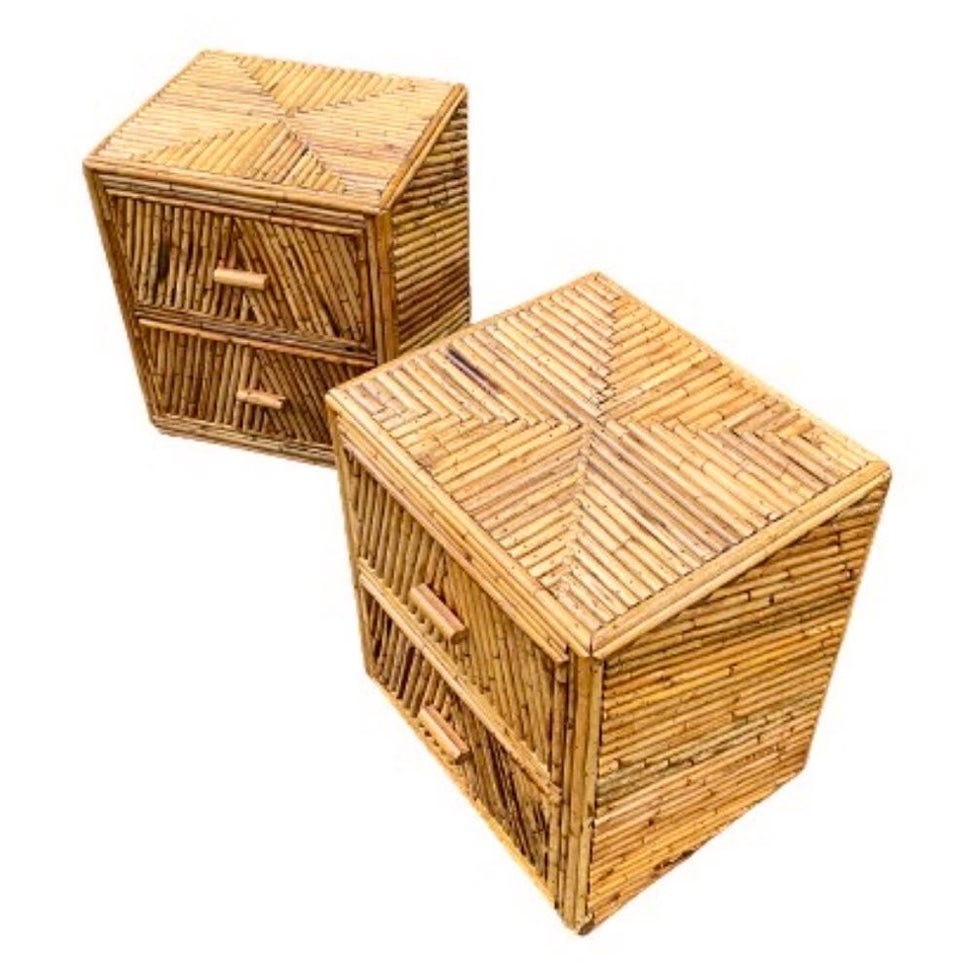Paire de petites commodes cubiques en bambou et acajou restaurées, circa 1970