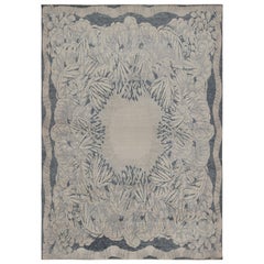 Rug & Kilim's French Style Art Deco Teppich in Blau, Grau & Beige mit Blumenmustern